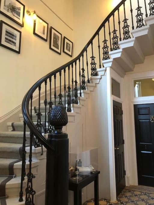 Luxury Apartment Opposite The Shambles يورك المظهر الخارجي الصورة